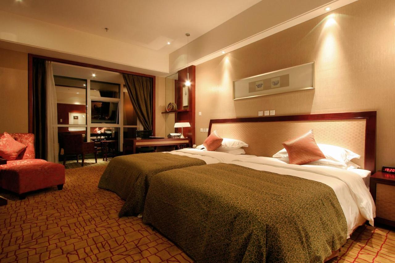 Empark Grand Hotel Kunming Exteriör bild
