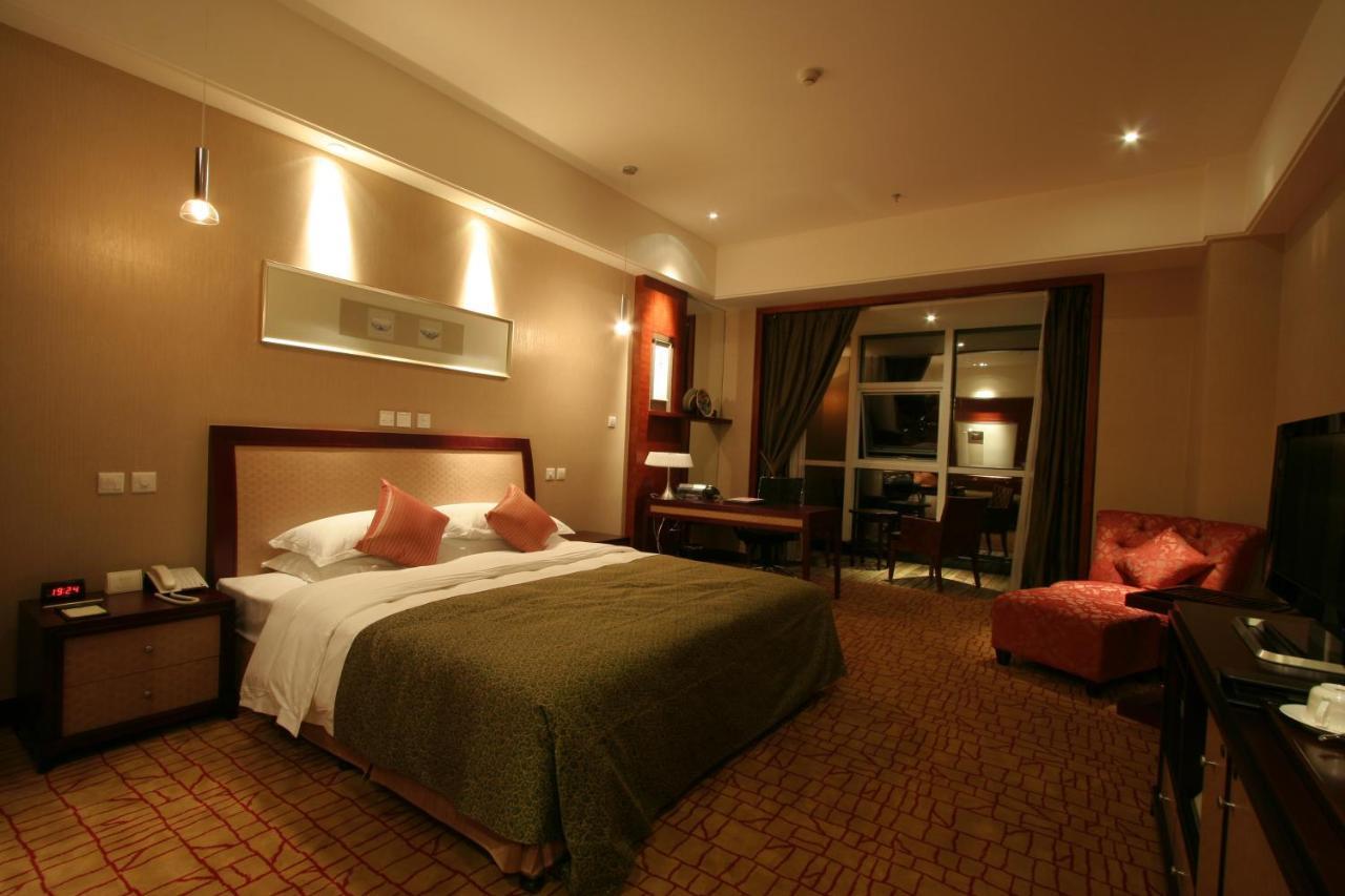 Empark Grand Hotel Kunming Exteriör bild
