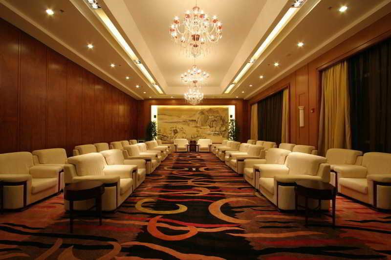 Empark Grand Hotel Kunming Exteriör bild
