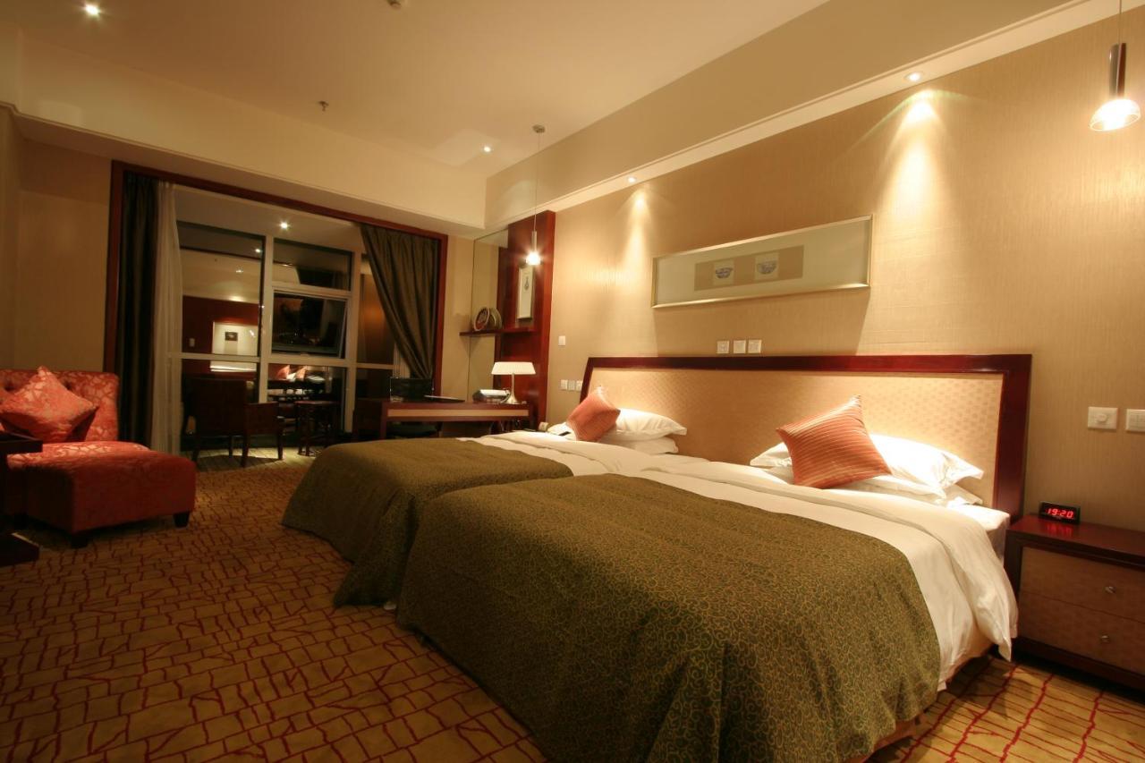 Empark Grand Hotel Kunming Exteriör bild